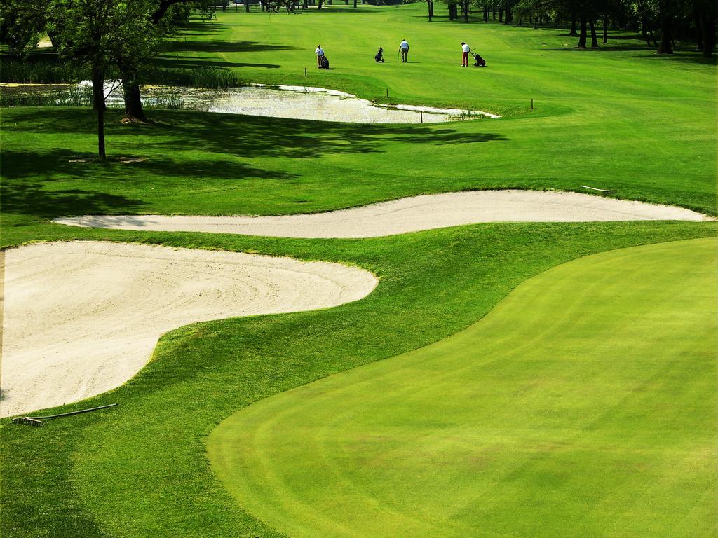 Hotel Villa Condulmer Mogliano Vêneto Exterior foto Golf course