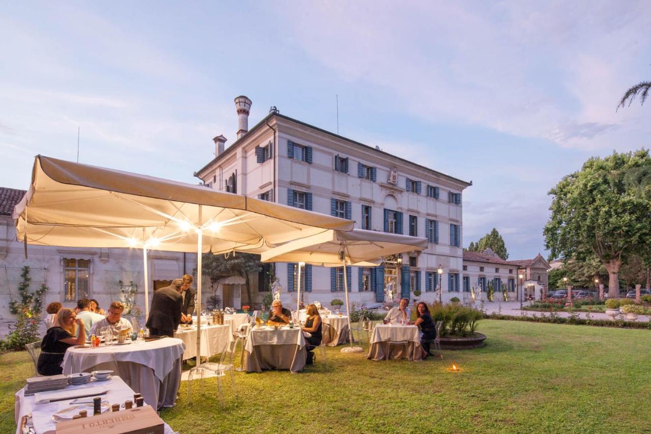 Hotel Villa Condulmer Mogliano Vêneto Exterior foto The restaurant
